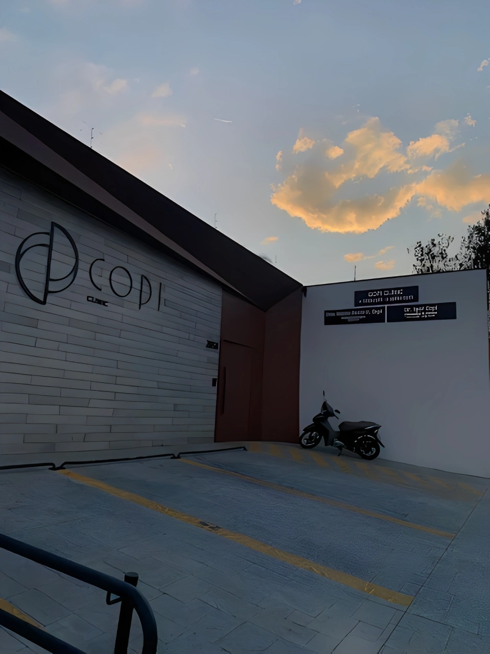 Copi Clinic ao entardecer