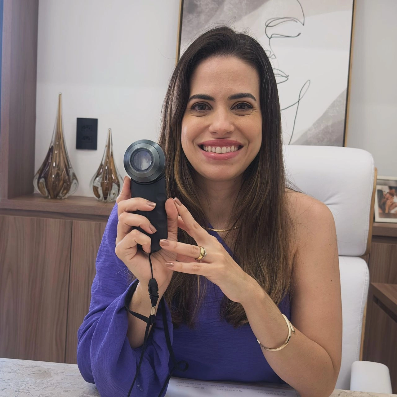 Dra. Luana Rocco Pereira Copi na clínica